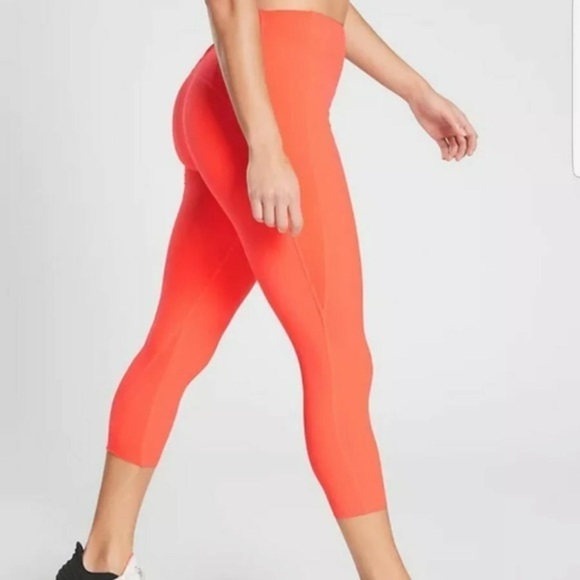 Athleta Ultimate Dobby Mesh Capri High Rise Small - Picture 2 of 10